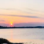 Magical Front Row Sea Views At Anslet 펜션 하데르슬레우