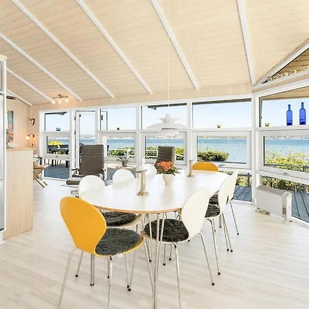 Magical Front Row Sea Views At Anslet 펜션