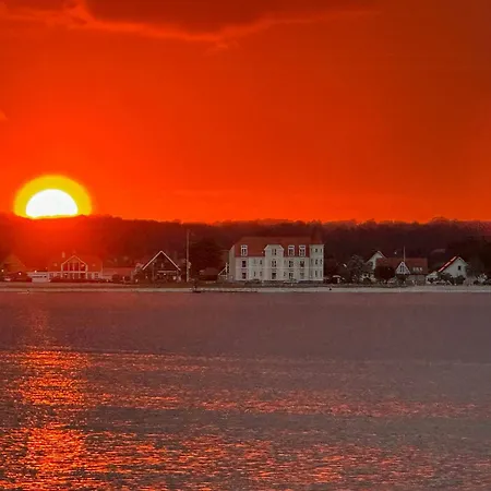 Magical Front Row Sea Views At Anslet Haderslev