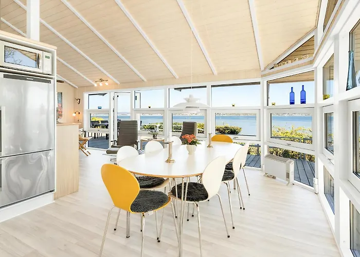 Magical Front Row Sea Views At Anslet Beach Tatil Evi Haderslev
